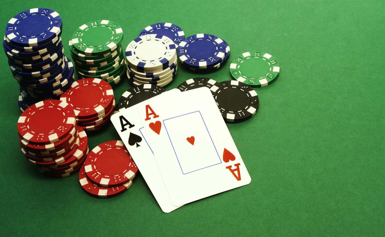 Khám Phá Thế Giới Poker Từ Cơ Bản Đến Chiến Thuật Nâng Cao